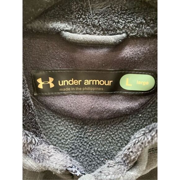 Under Armour, women’s fleece lined, zip up jacket, size large - Picture 5 of 5